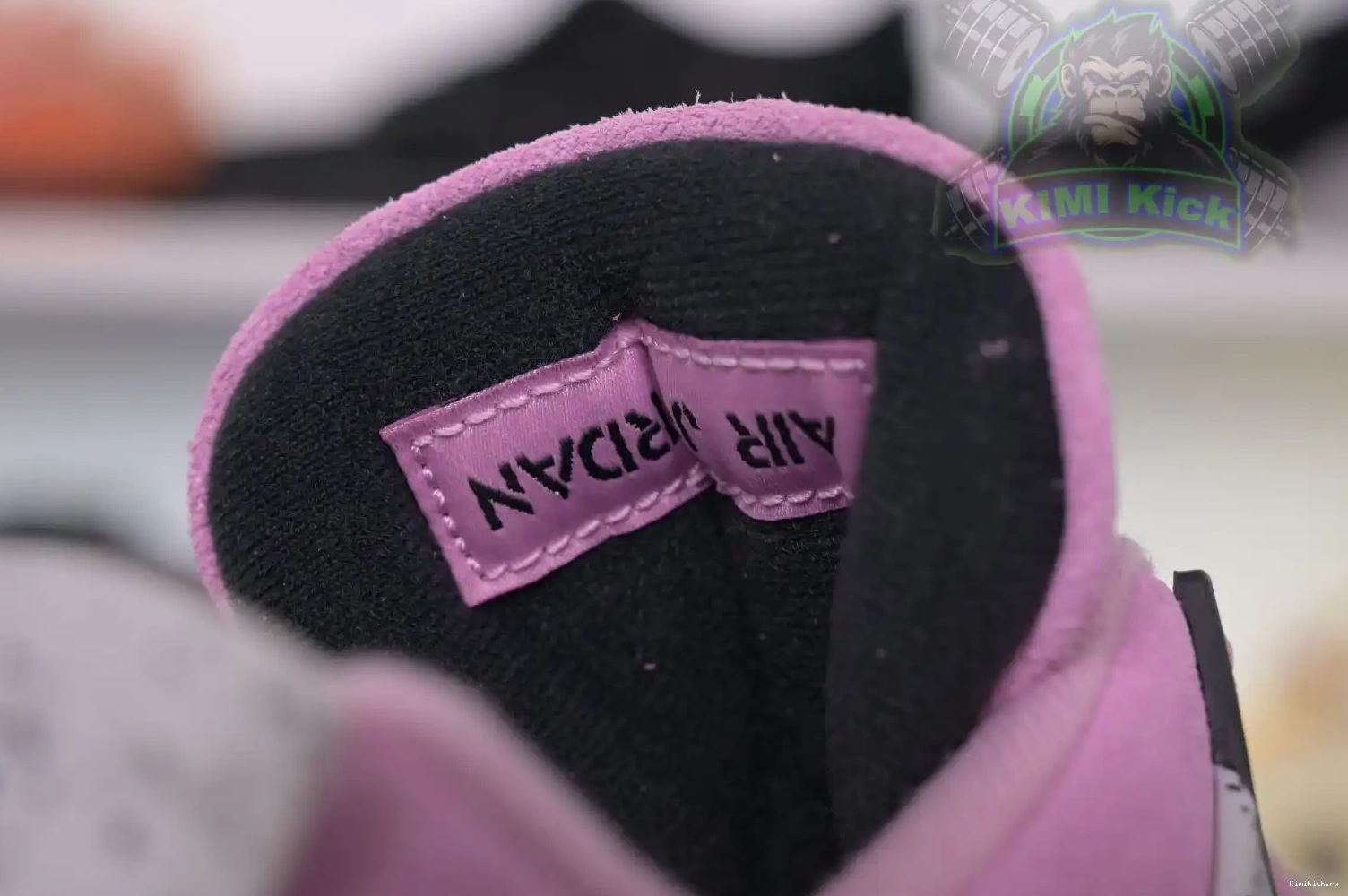Jordan Air Kimikick Jordan 4“Orchid” 0515